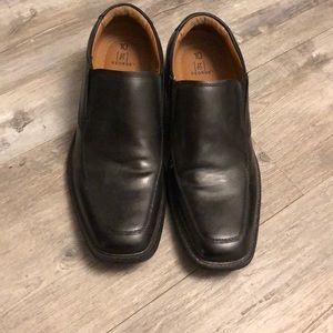 Dress shoes